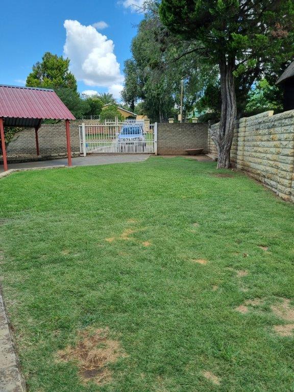 4 Bedroom Property for Sale in Ladybrand Free State